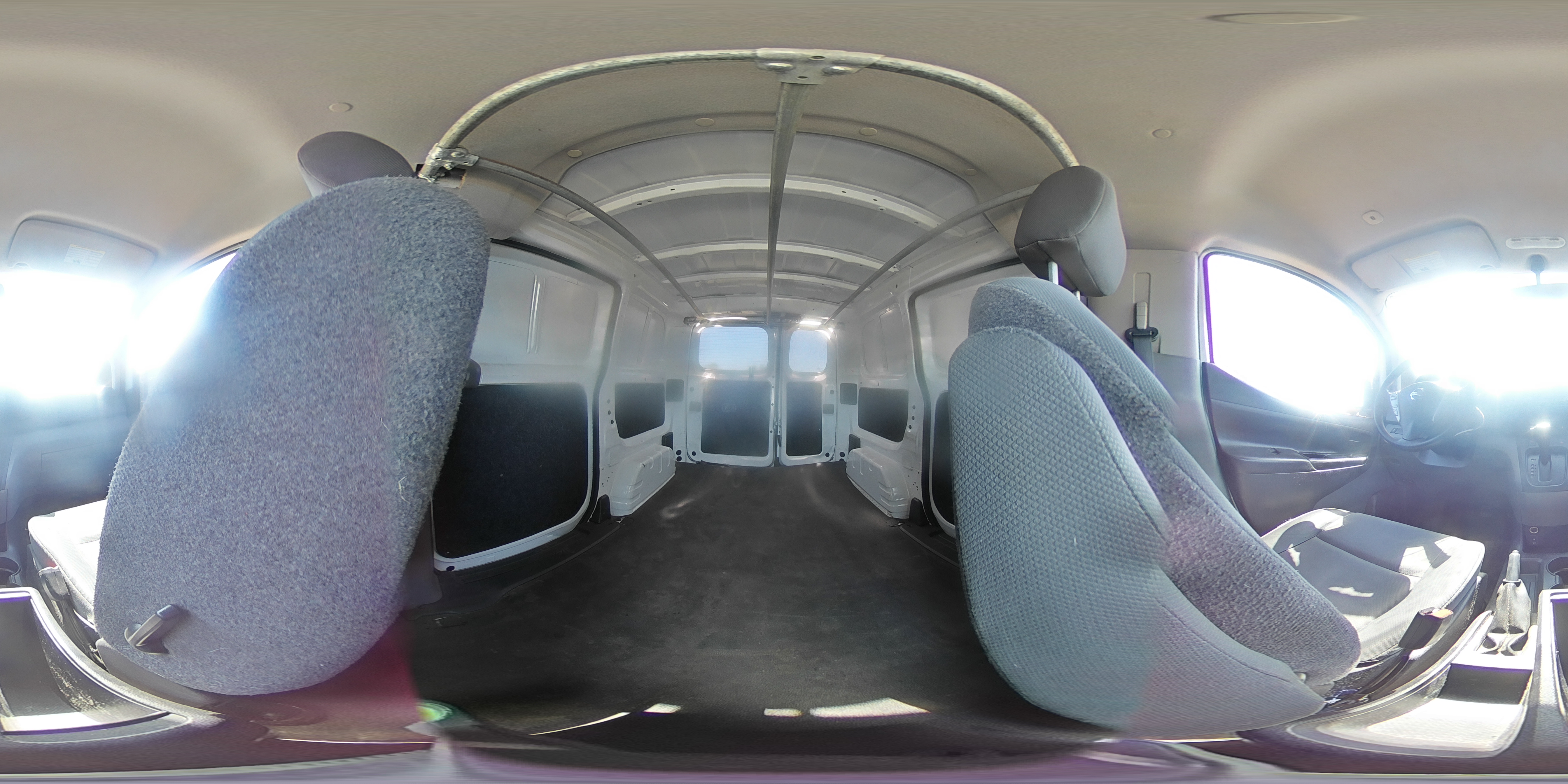 2018 Nissan NV - Image 15