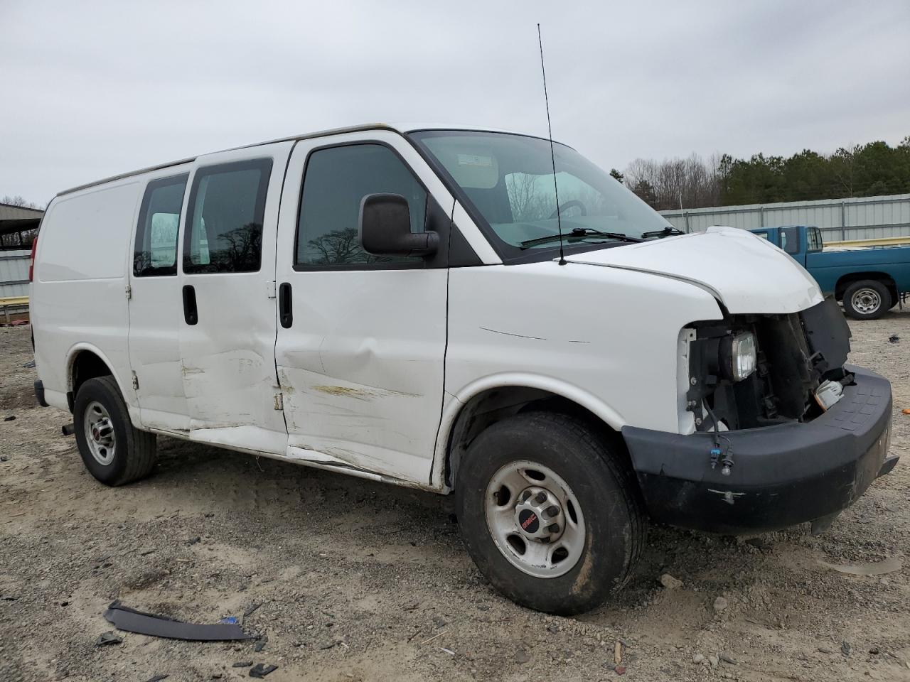 2015 GMC Savana - Image 4