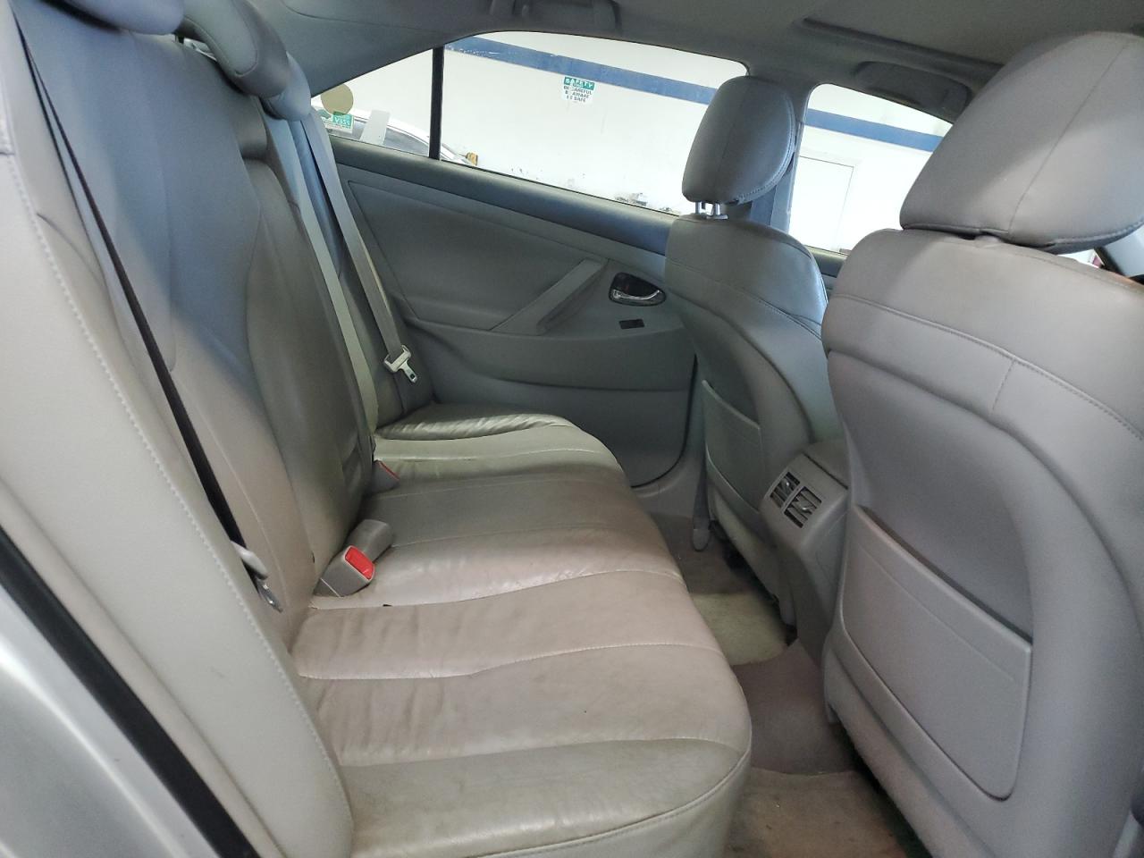 2009 Toyota Camry - Image 10