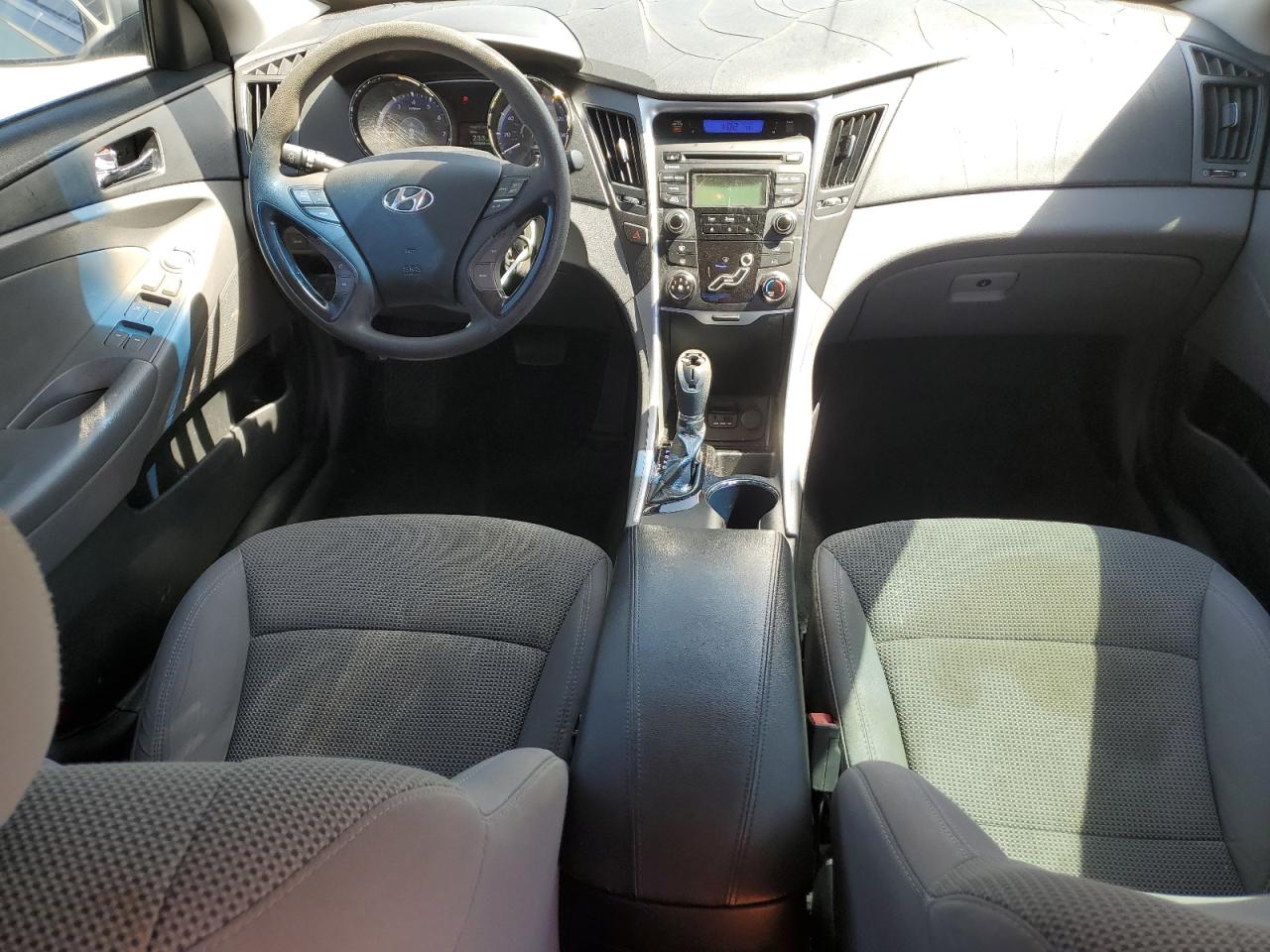 2013 Hyundai Sonata - Image 8