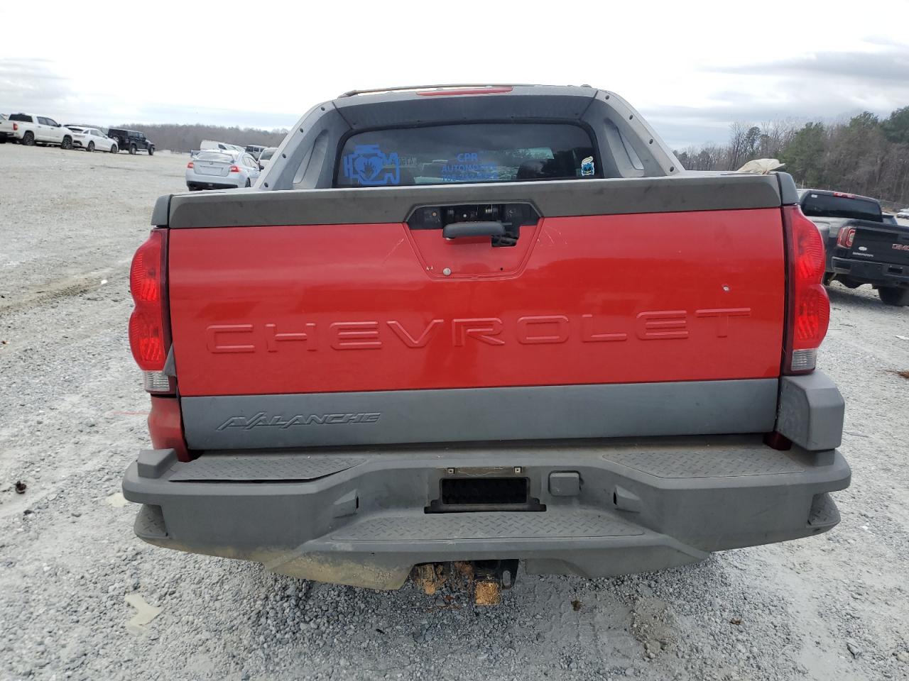 2002 Chevrolet Avalanche - Image 6