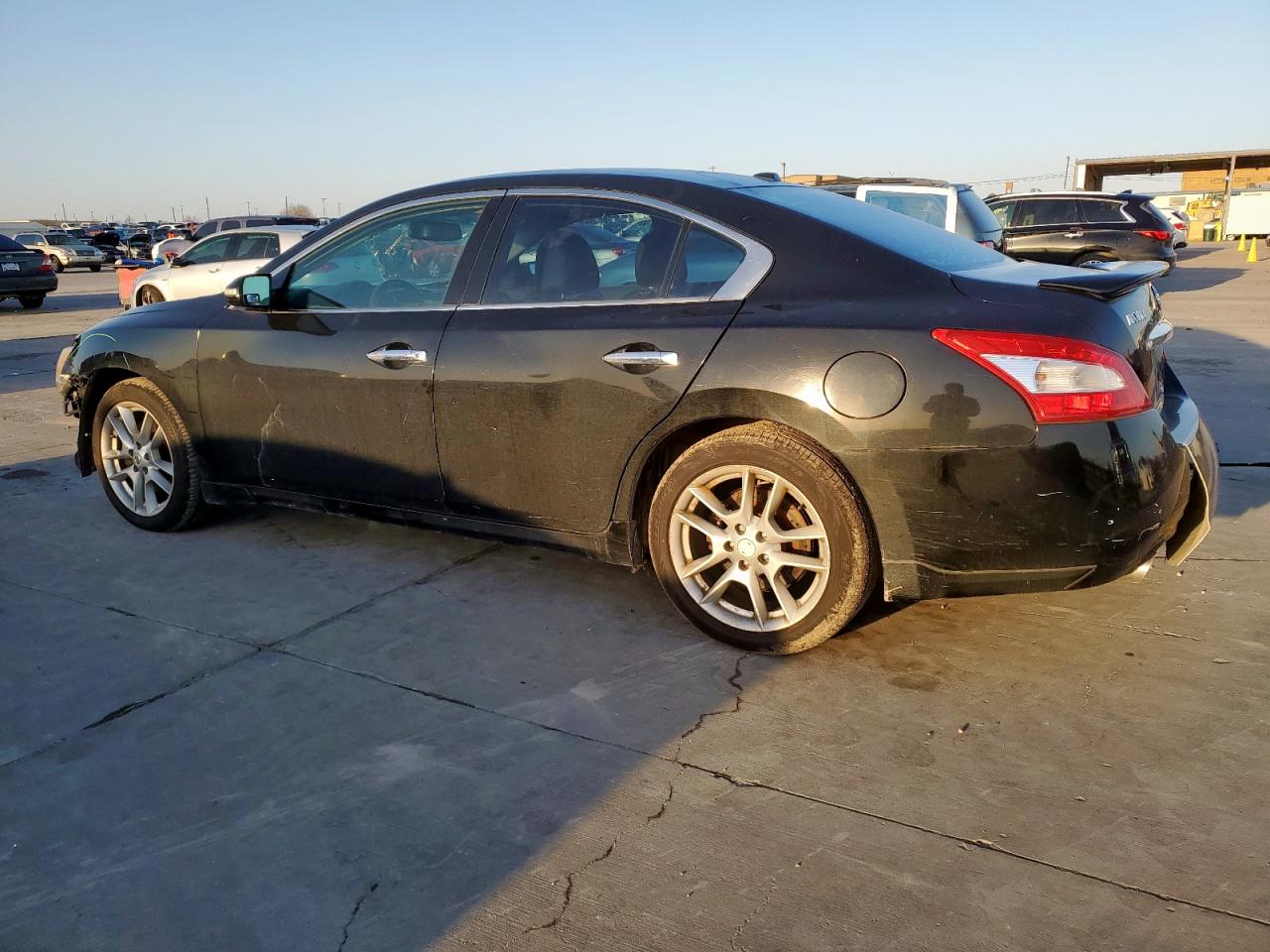 2010 Nissan Maxima - Image 2
