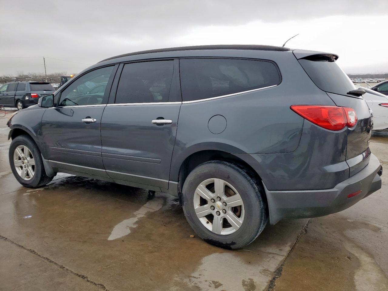 2011 Chevrolet Traverse - Image 2
