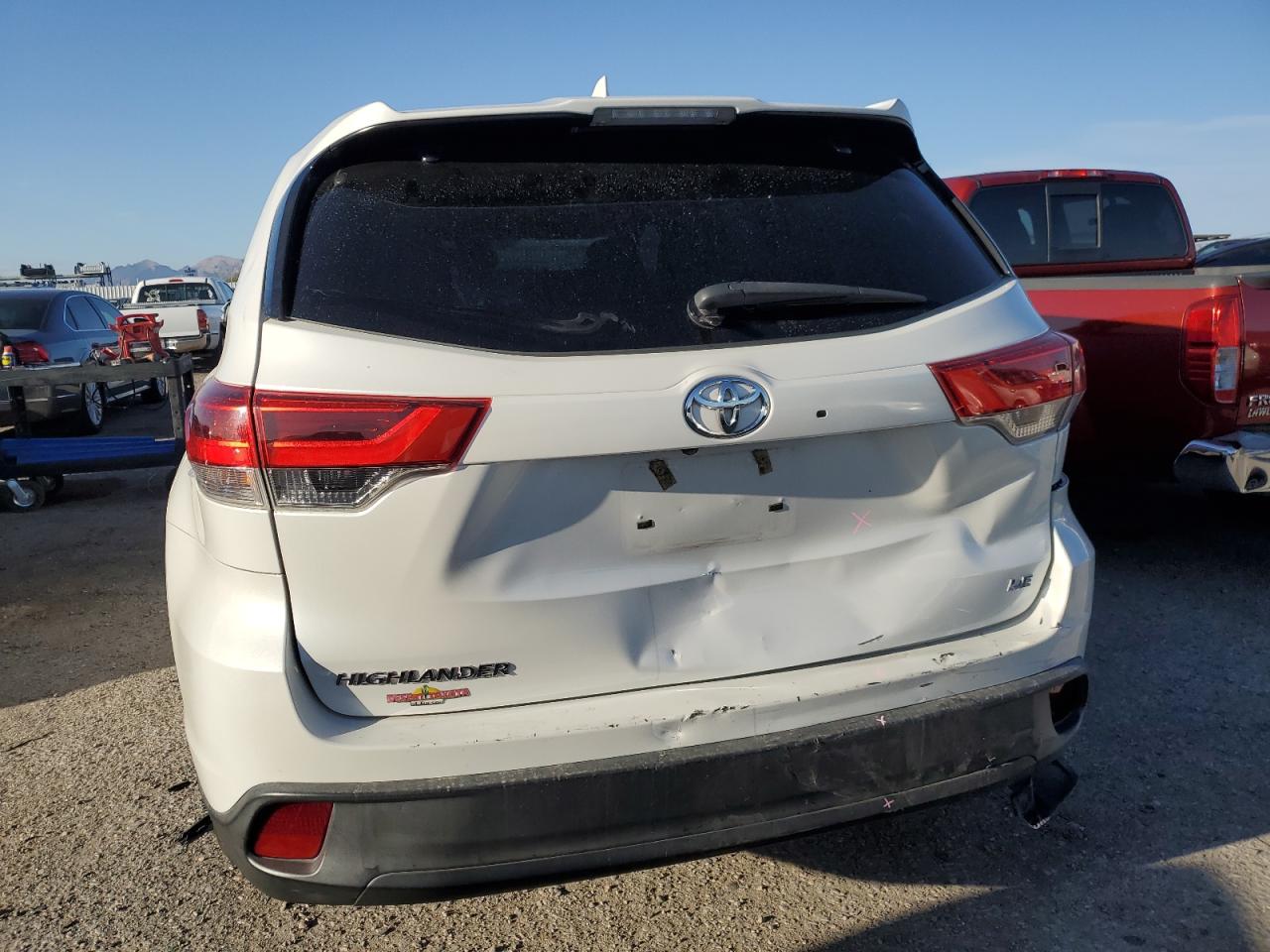2018 Toyota Highlander - Image 6