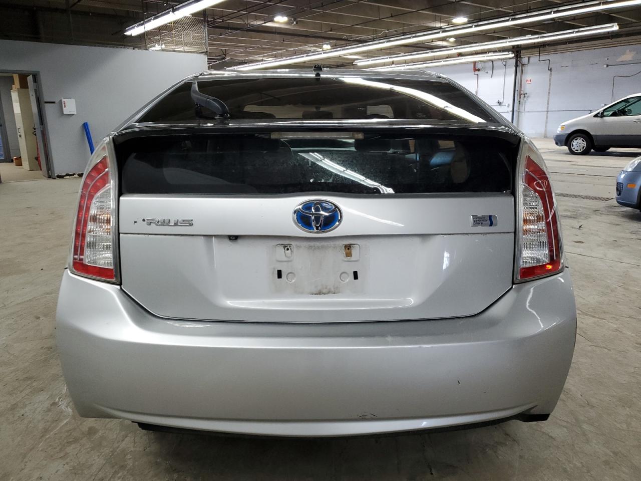 2015 Toyota Prius - Image 6