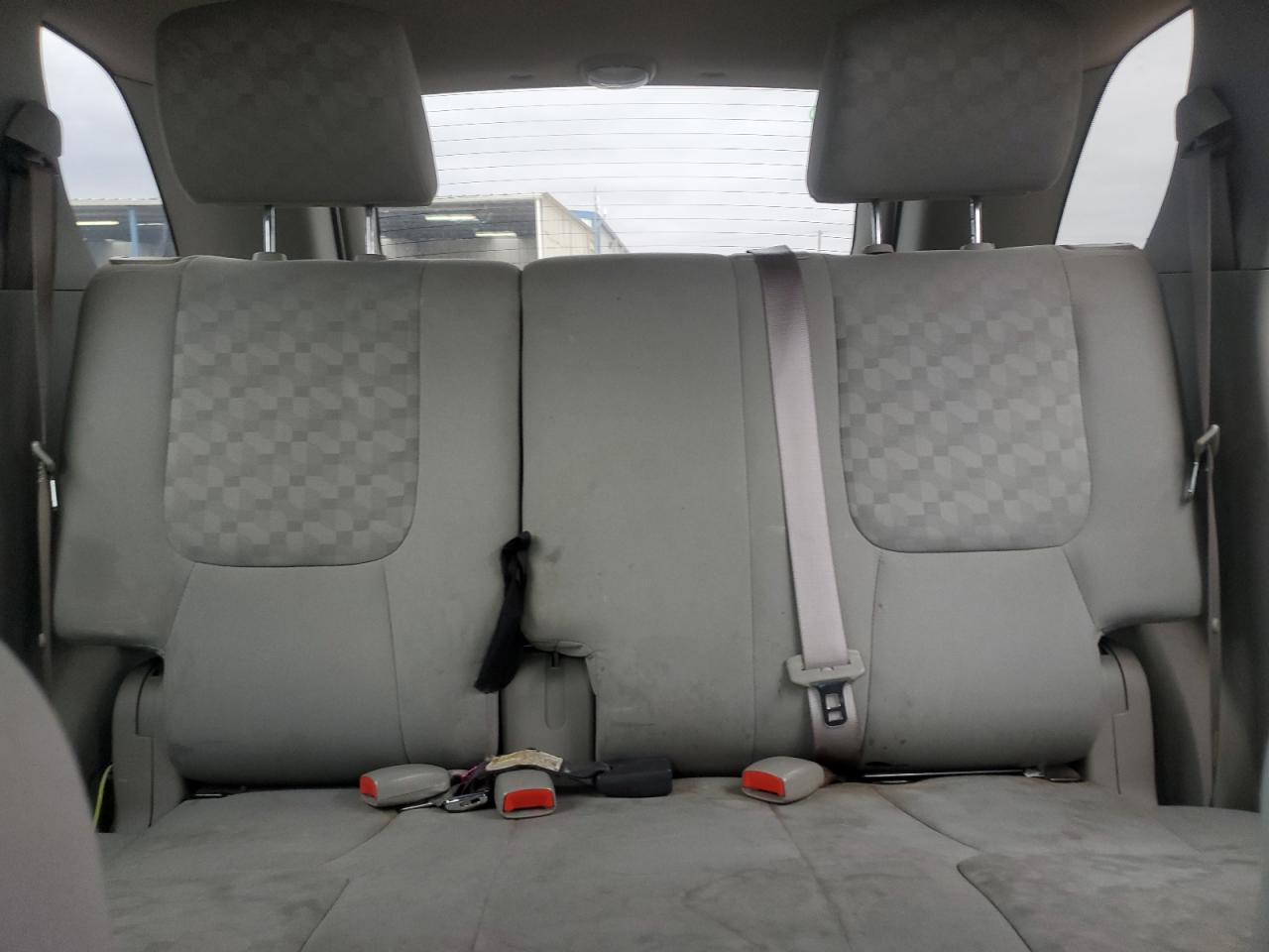 2005 Chevrolet Equinox - Image 10