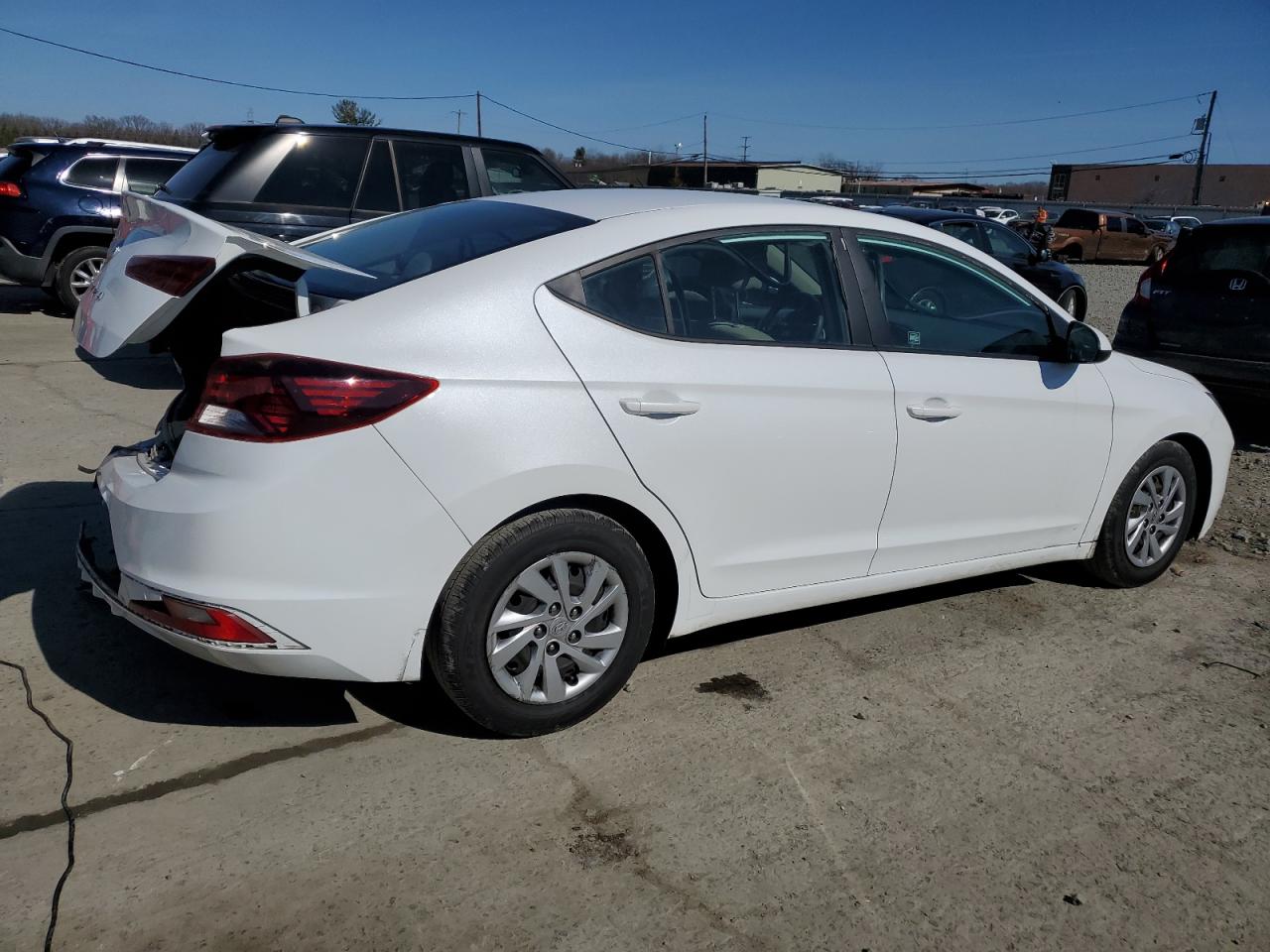 2020 Hyundai Elantra - Image 3
