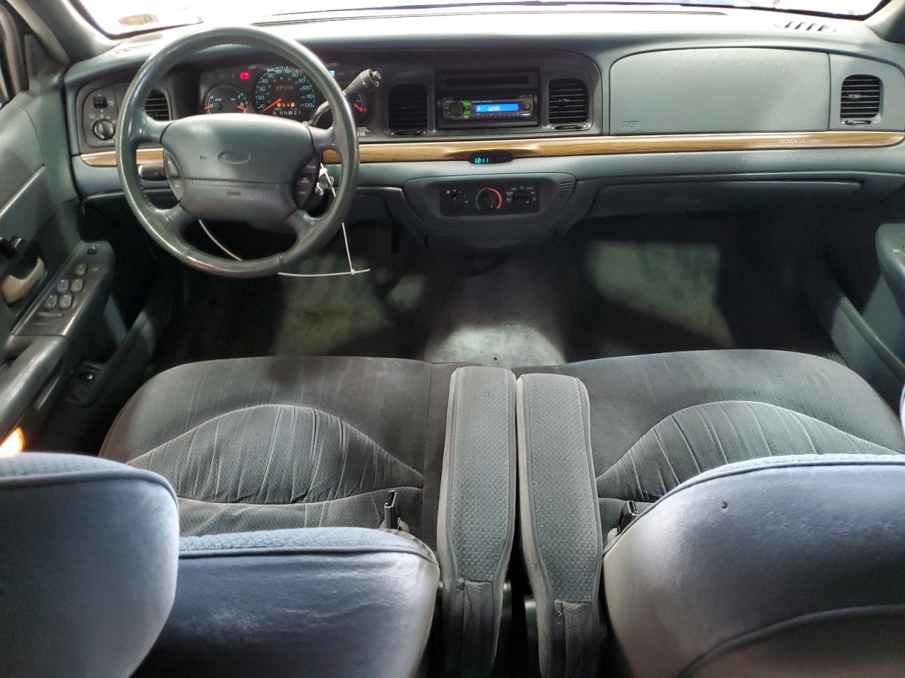 1996 Ford Crown Victoria - Image 8
