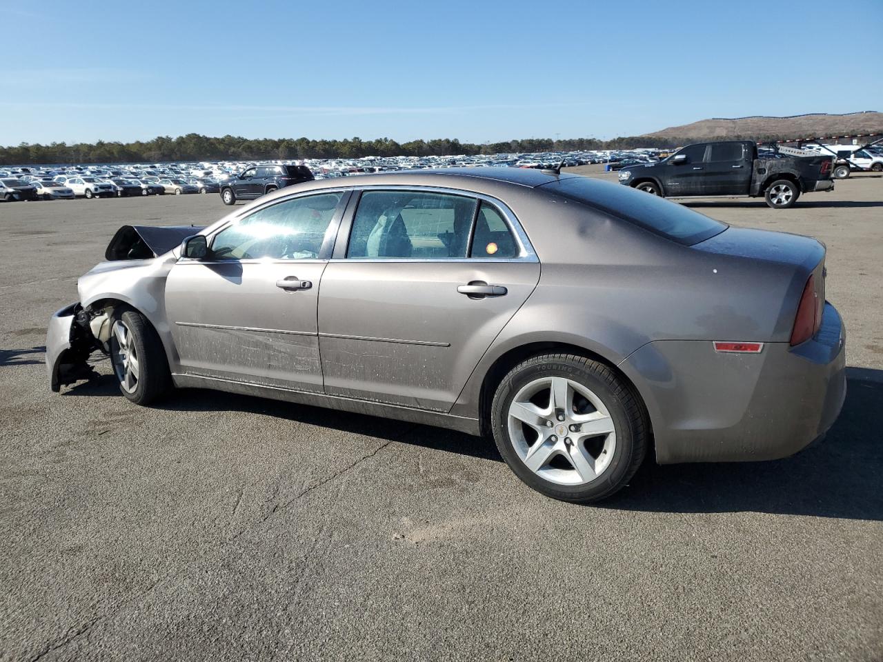 2010 Chevrolet Malibu - Image 2