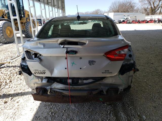 Sedans FORD FOCUS 2014 Srebrny