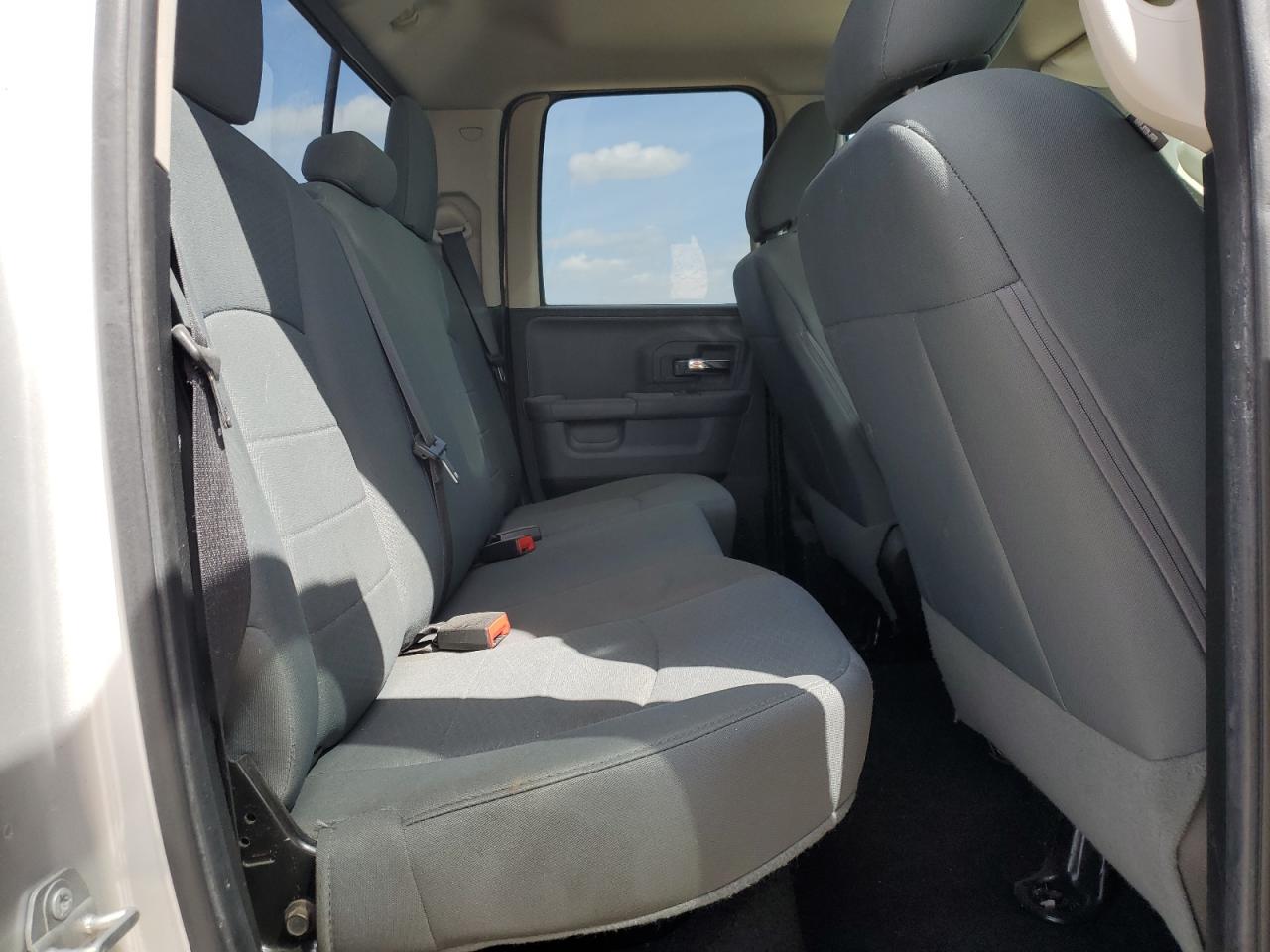 2016 RAM 1500 - Image 10