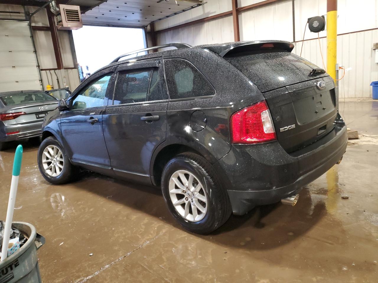 2014 Ford Edge - Image 2