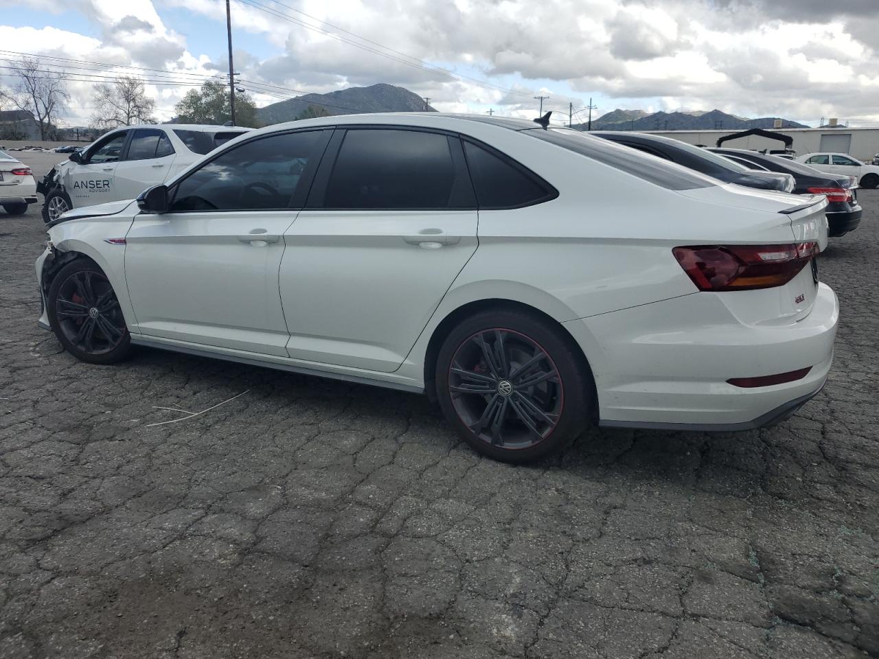 2019 Volkswagen Jetta - Image 2