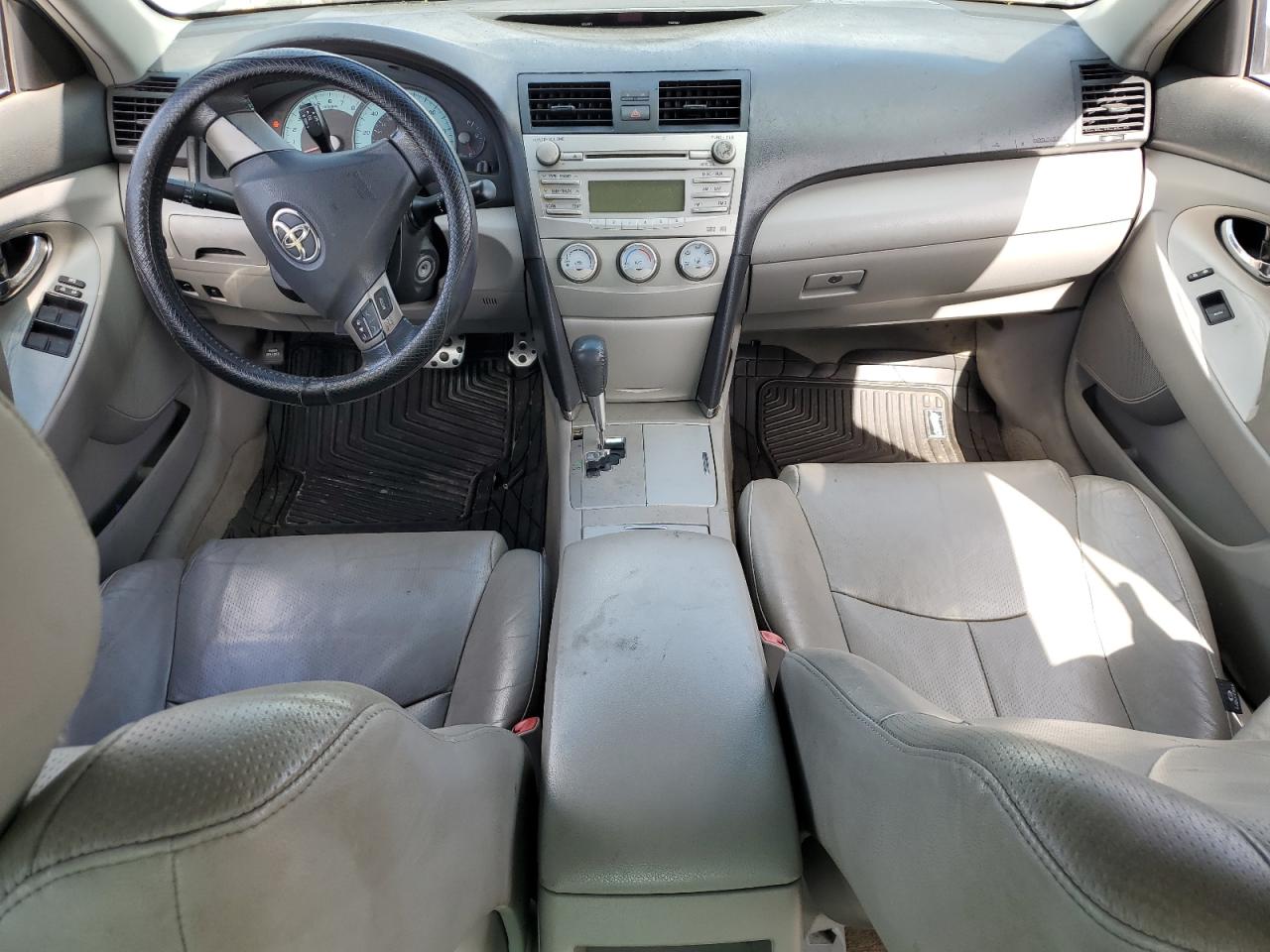 2011 Toyota Camry - Image 8