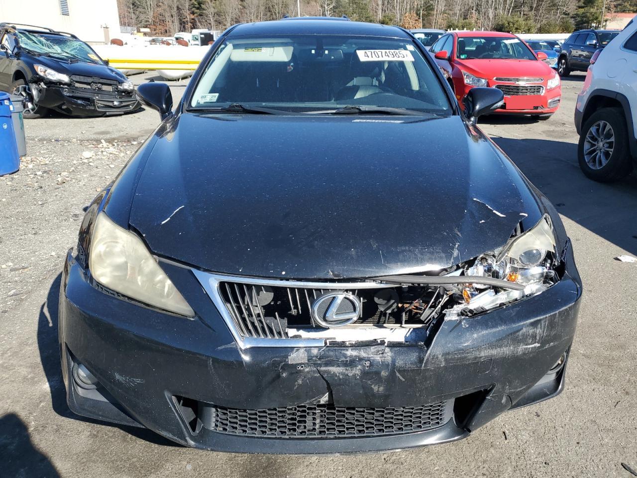 2011 Lexus IS - Image 5