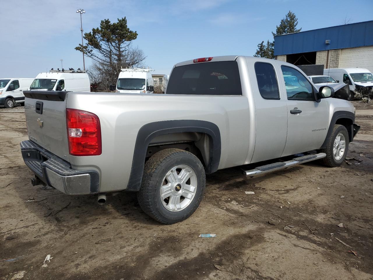 2008 Chevrolet Silverado - Image 3