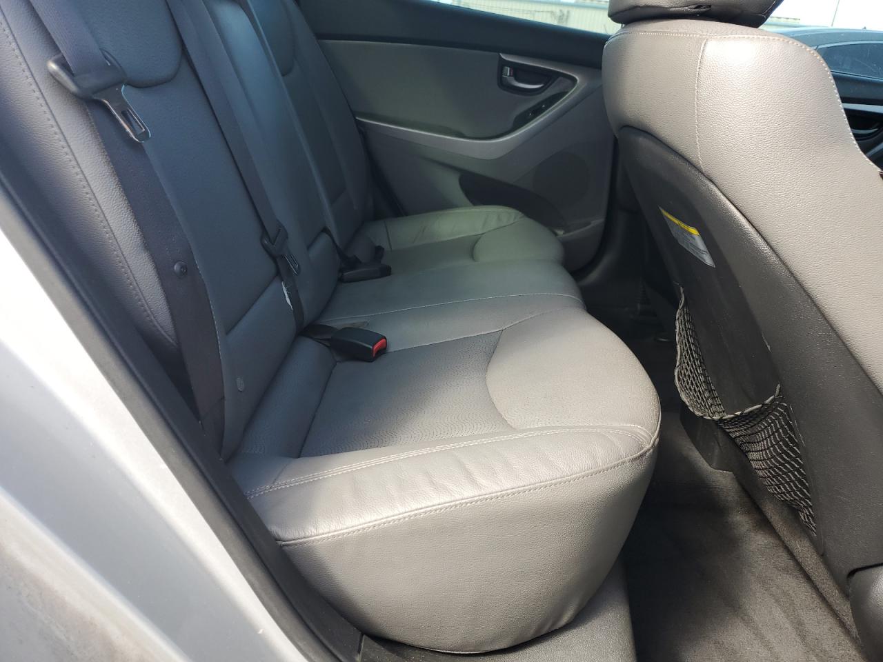 2013 Hyundai Elantra - Image 10