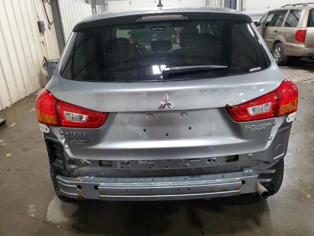 2015 Mitsubishi Outlander - Image 6