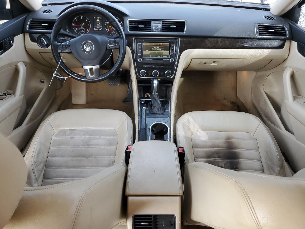 2014 Volkswagen Passat - Image 8