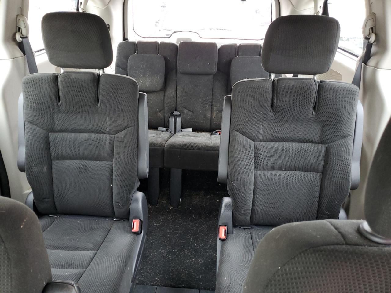2016 Dodge Caravan - Image 10
