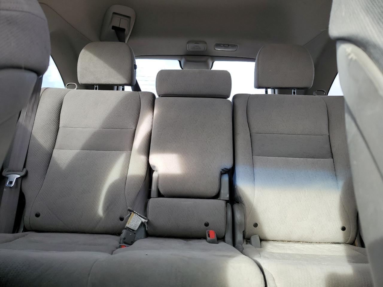 2010 Honda CR-V - Image 10