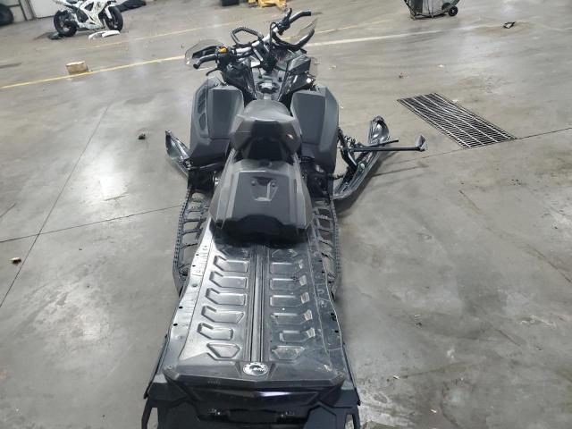 2019 SKI SNOWMOBILE