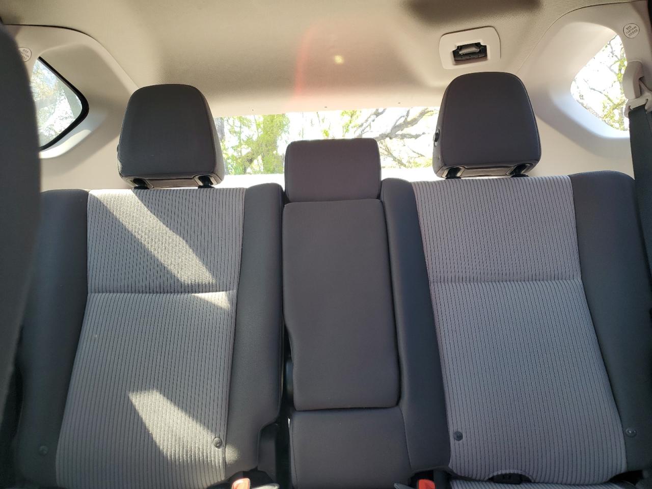 2015 Toyota RAV 4 - Image 10