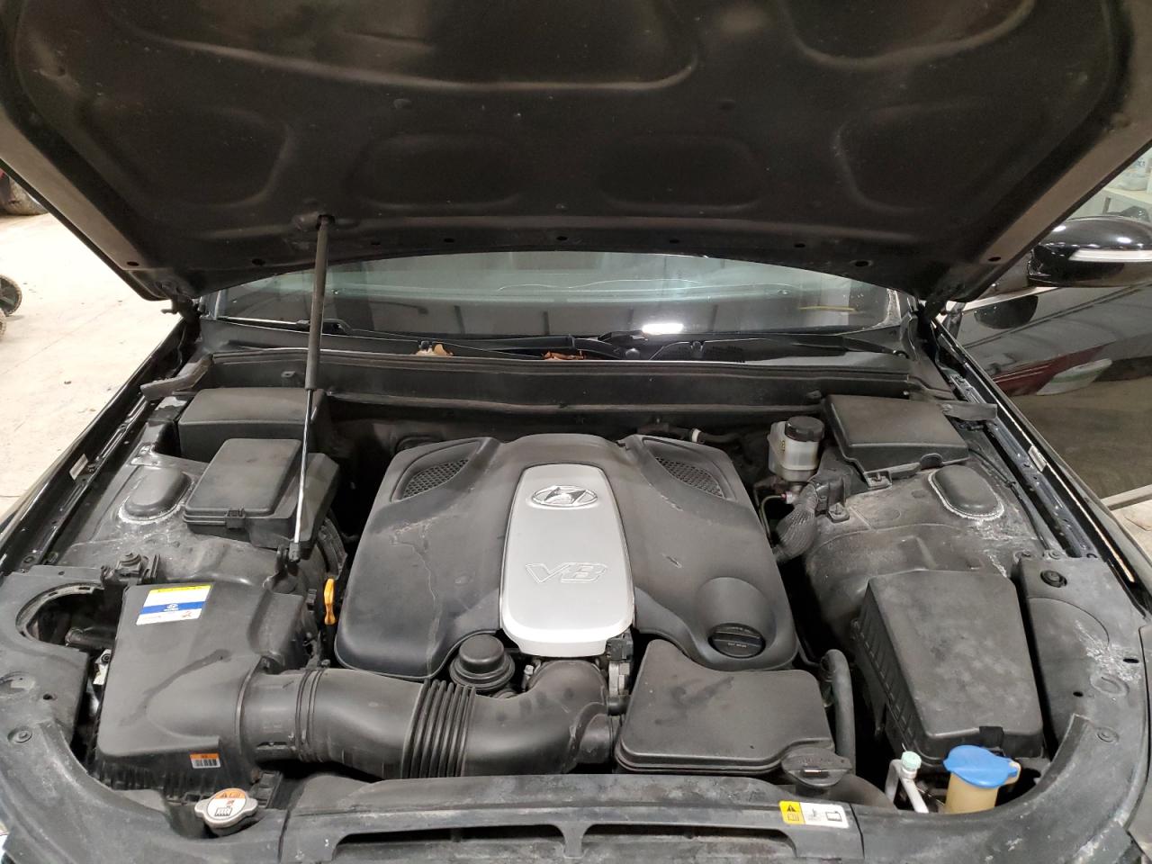 2012 Hyundai Genesis - Image 11
