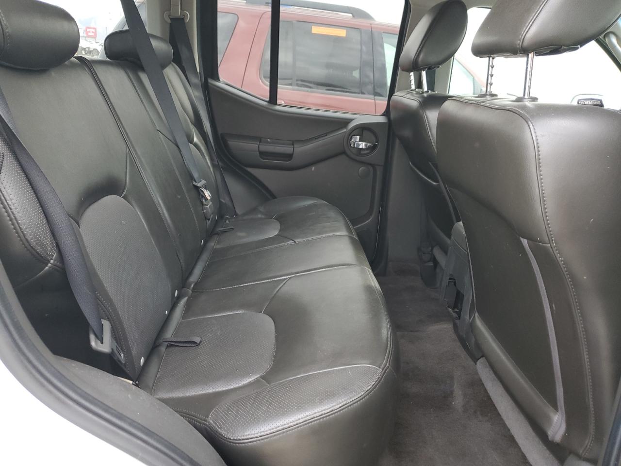 2010 Nissan XTerra - Image 11