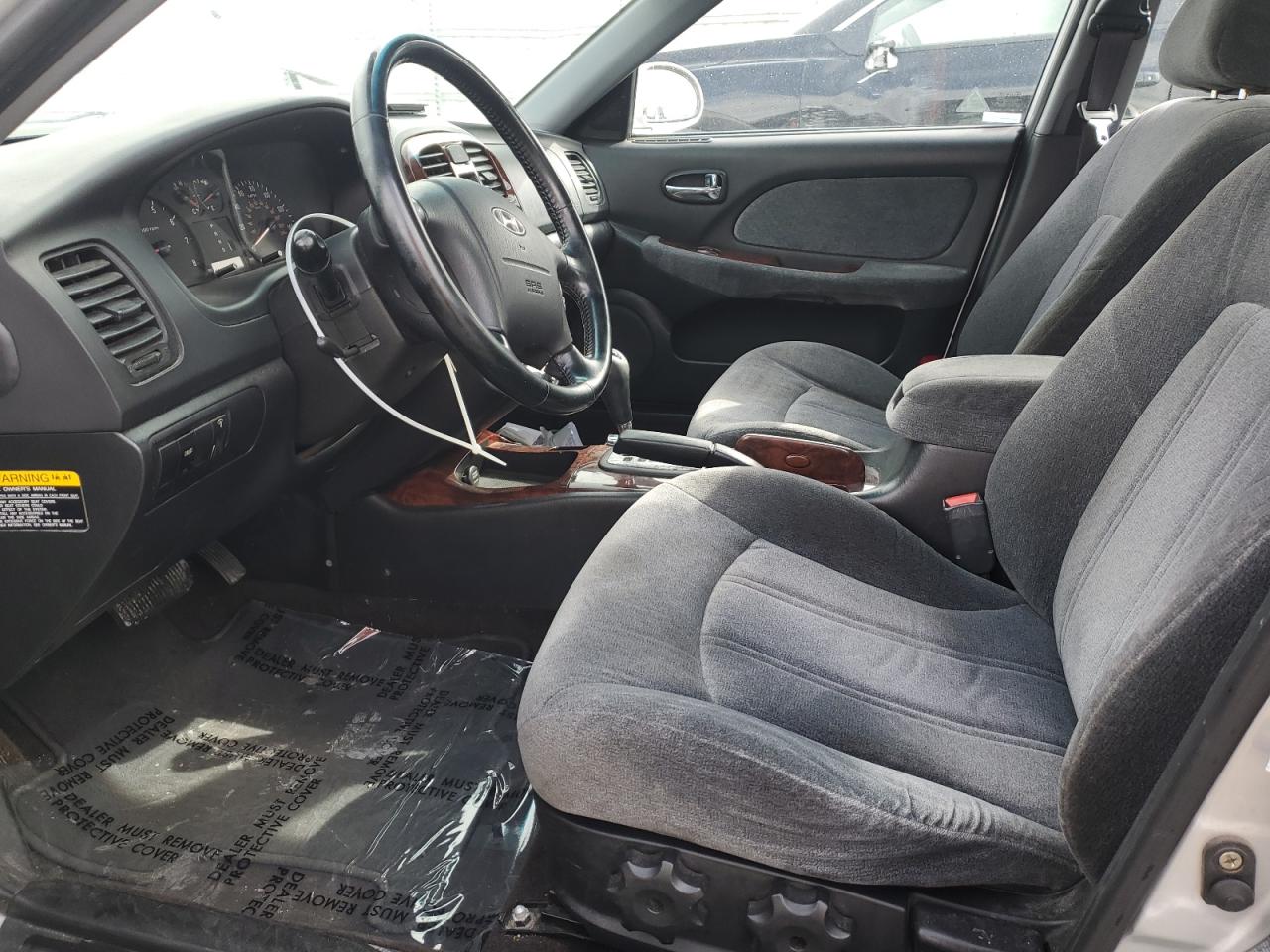 2004 Hyundai Sonata - Image 7