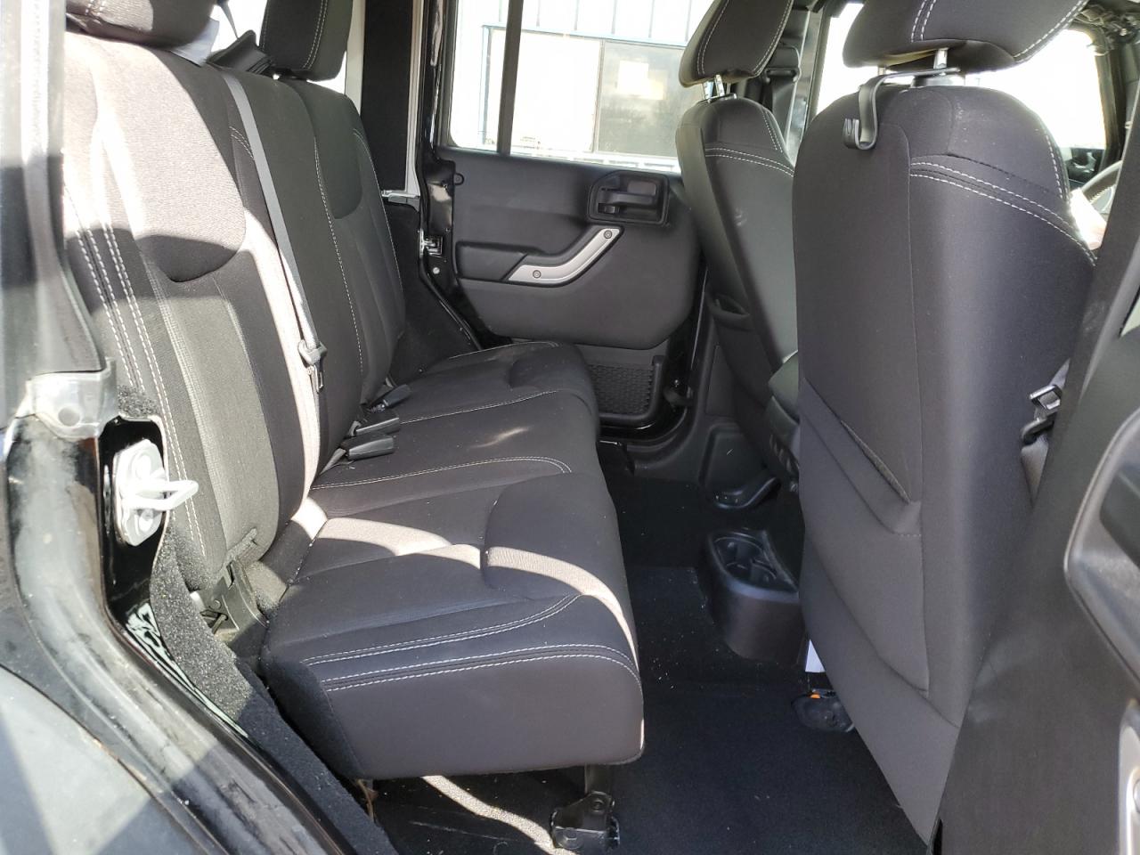 2014 Jeep Wrangler - Image 11