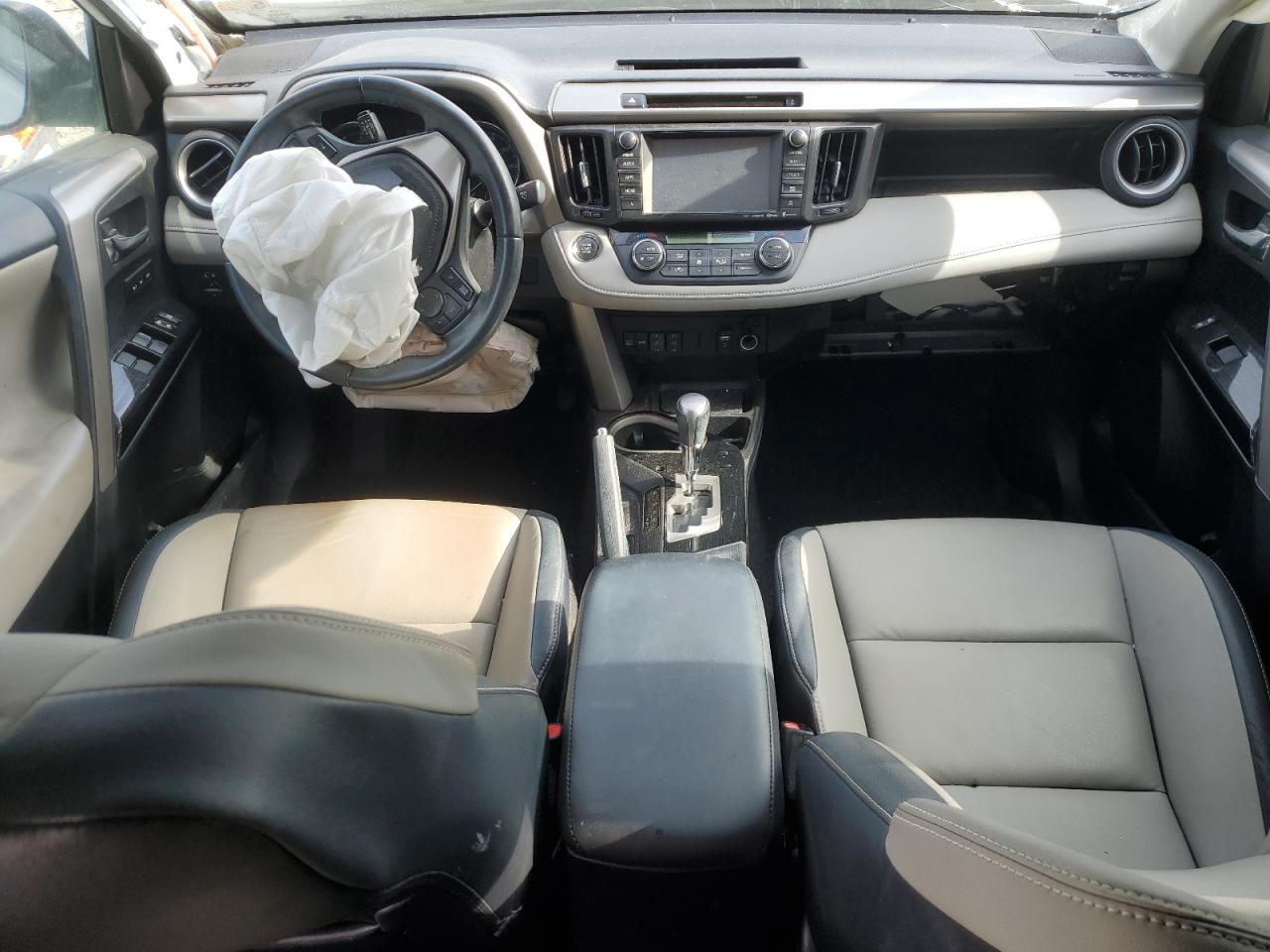 2016 Toyota RAV 4 - Image 8