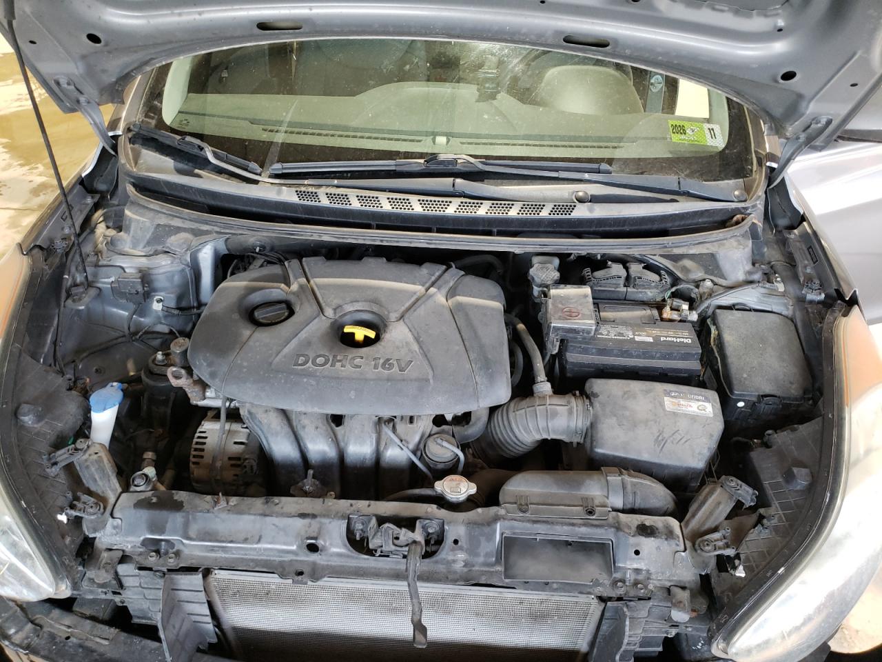 2013 Hyundai Elantra - Image 11