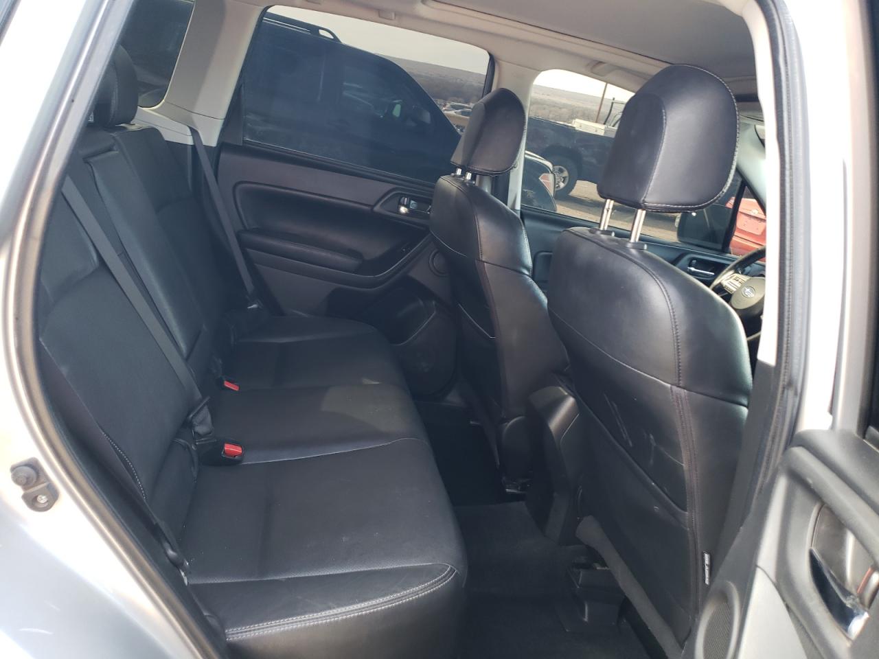 2015 Subaru Forester - Image 11