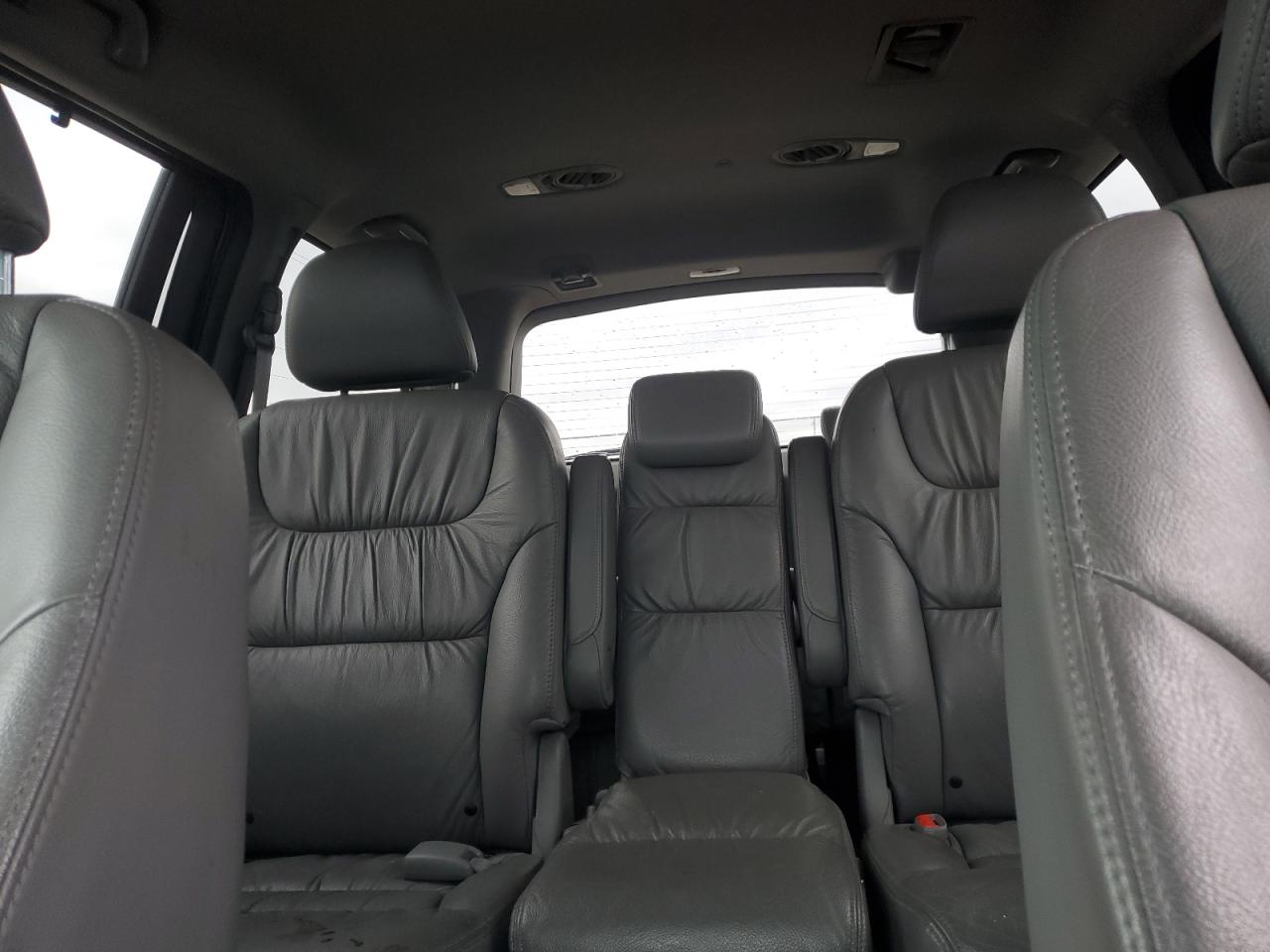 2010 Honda Odyssey - Image 10