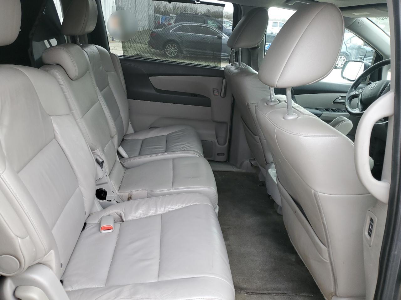 2011 Honda Odyssey - Image 11