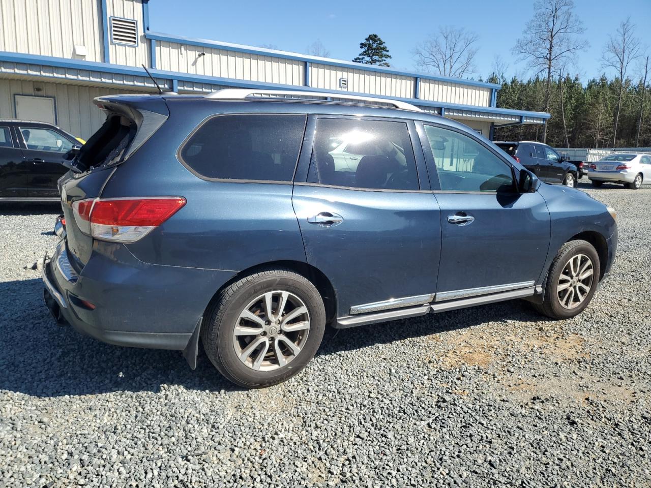 2015 Nissan Pathfinder - Image 3