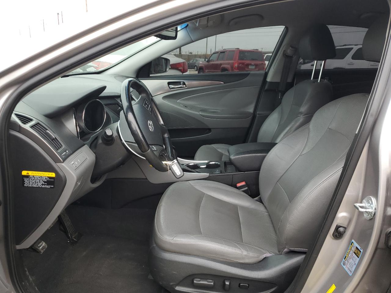 2012 Hyundai Sonata - Image 7