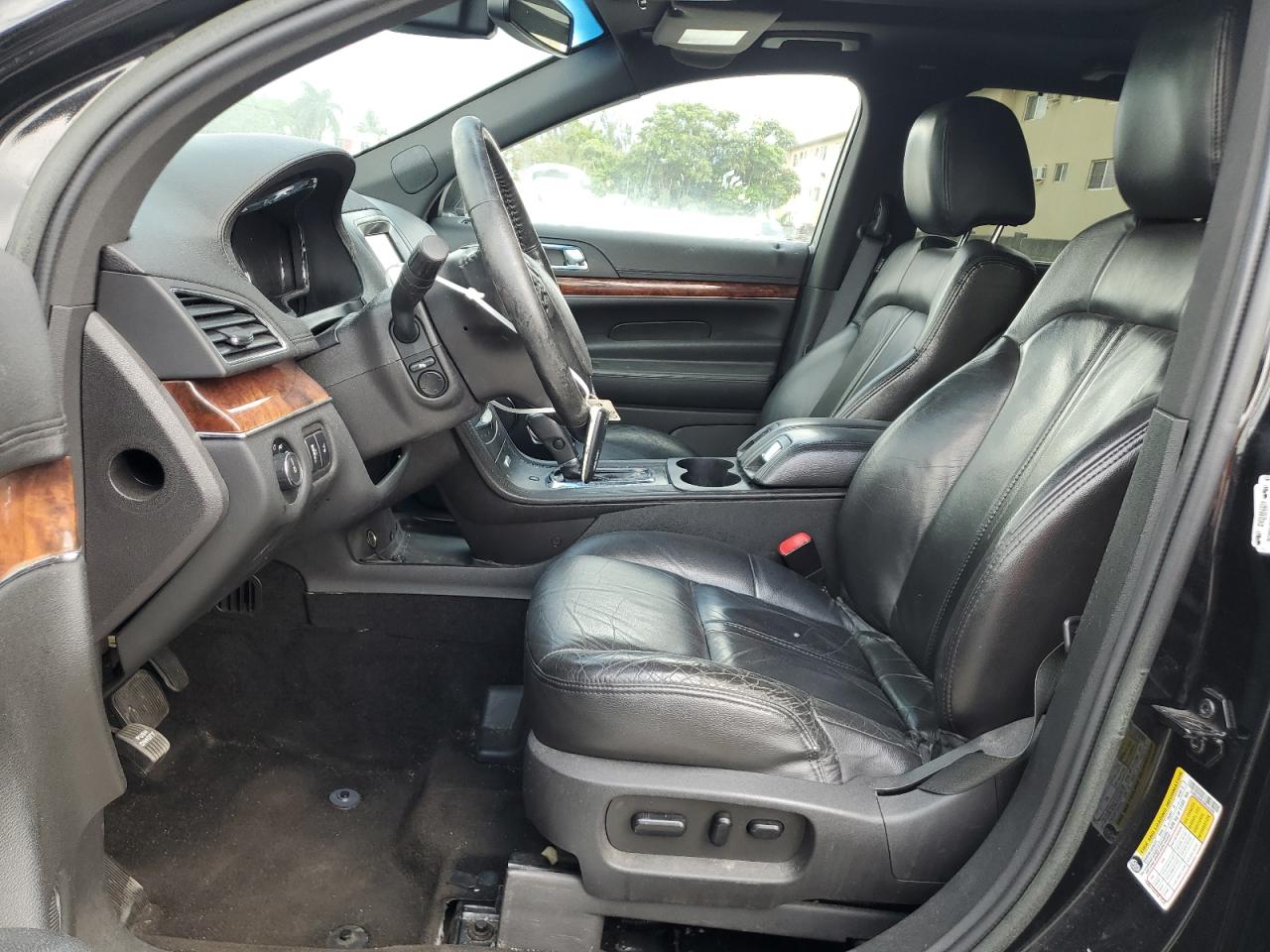 2013 Lincoln MKT - Image 7