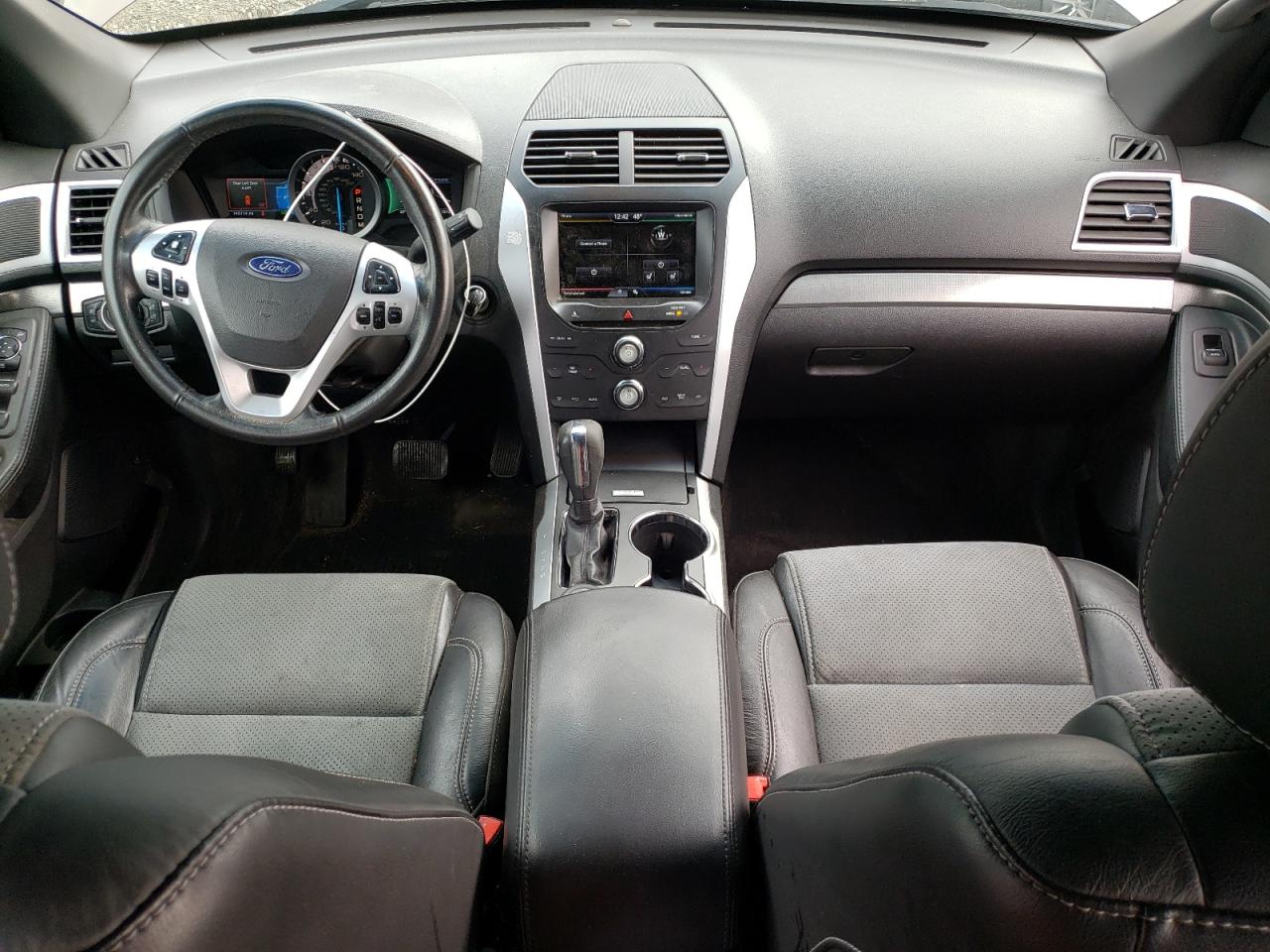 2015 Ford Explorer - Image 8
