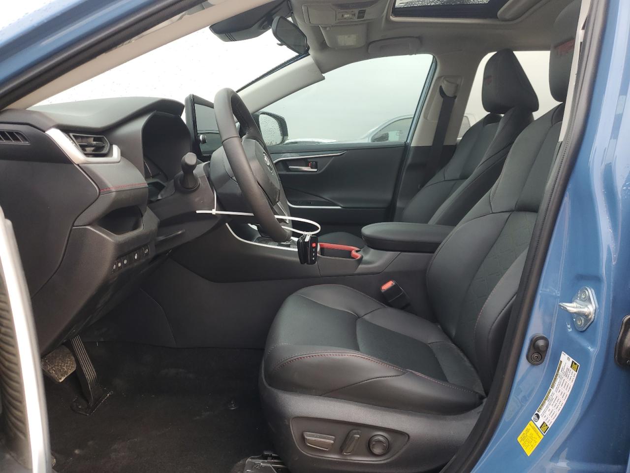2024 Toyota RAV 4 - Image 7
