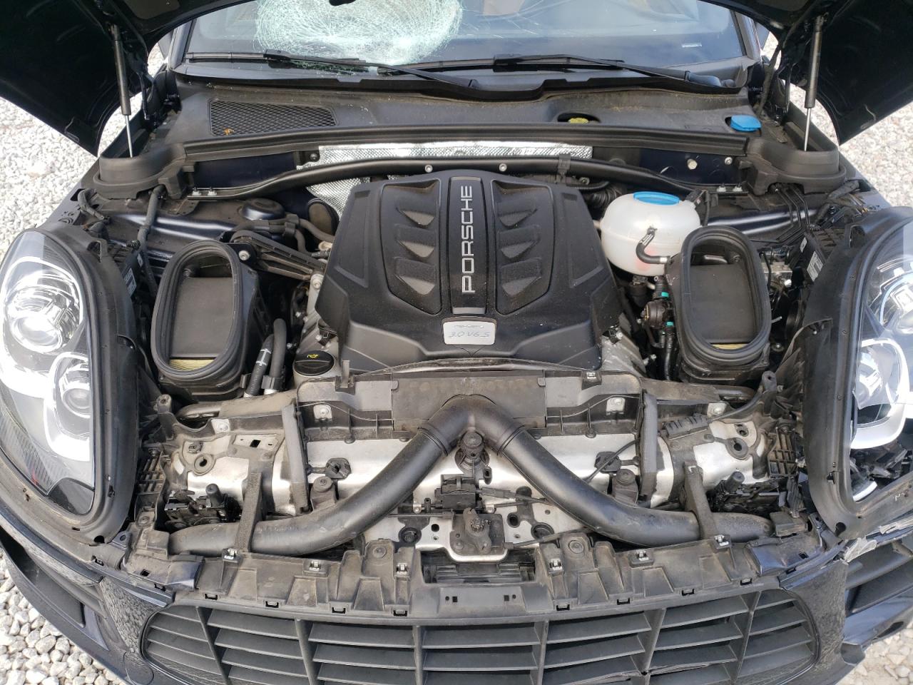 2018 Porsche Macan - Image 12