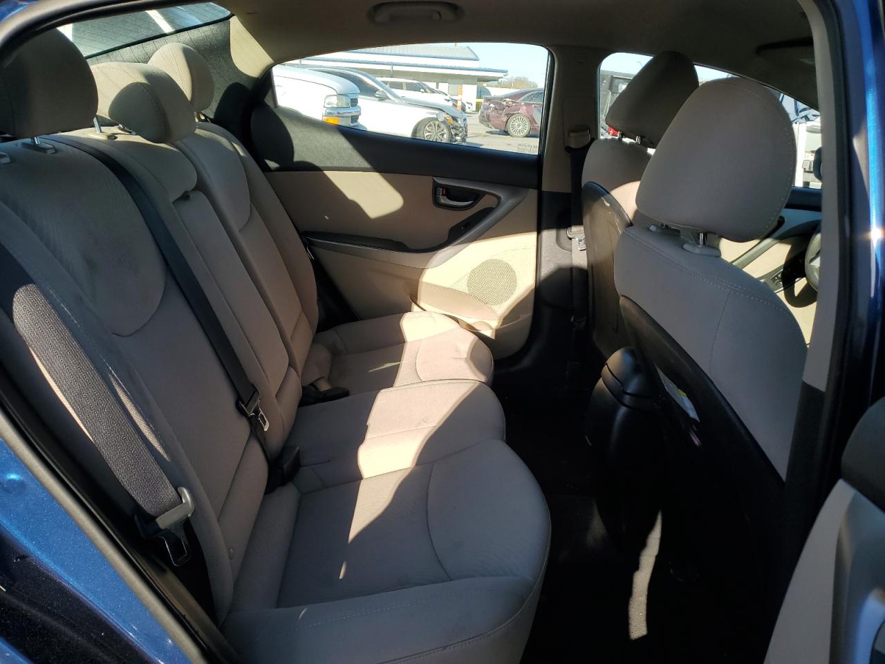 2015 Hyundai Elantra - Image 10