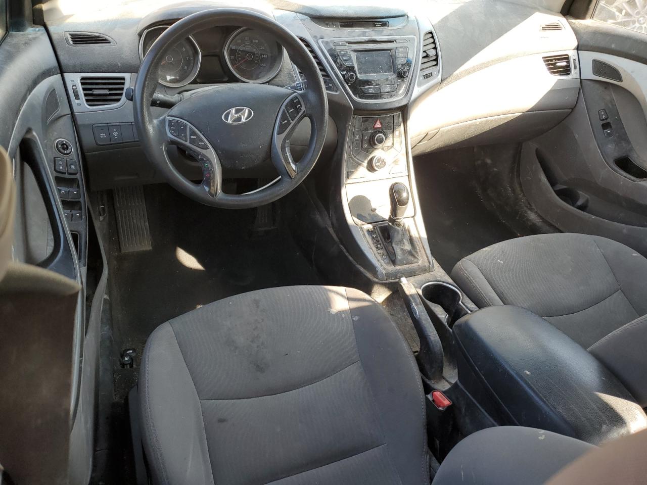 2016 Hyundai Elantra - Image 8