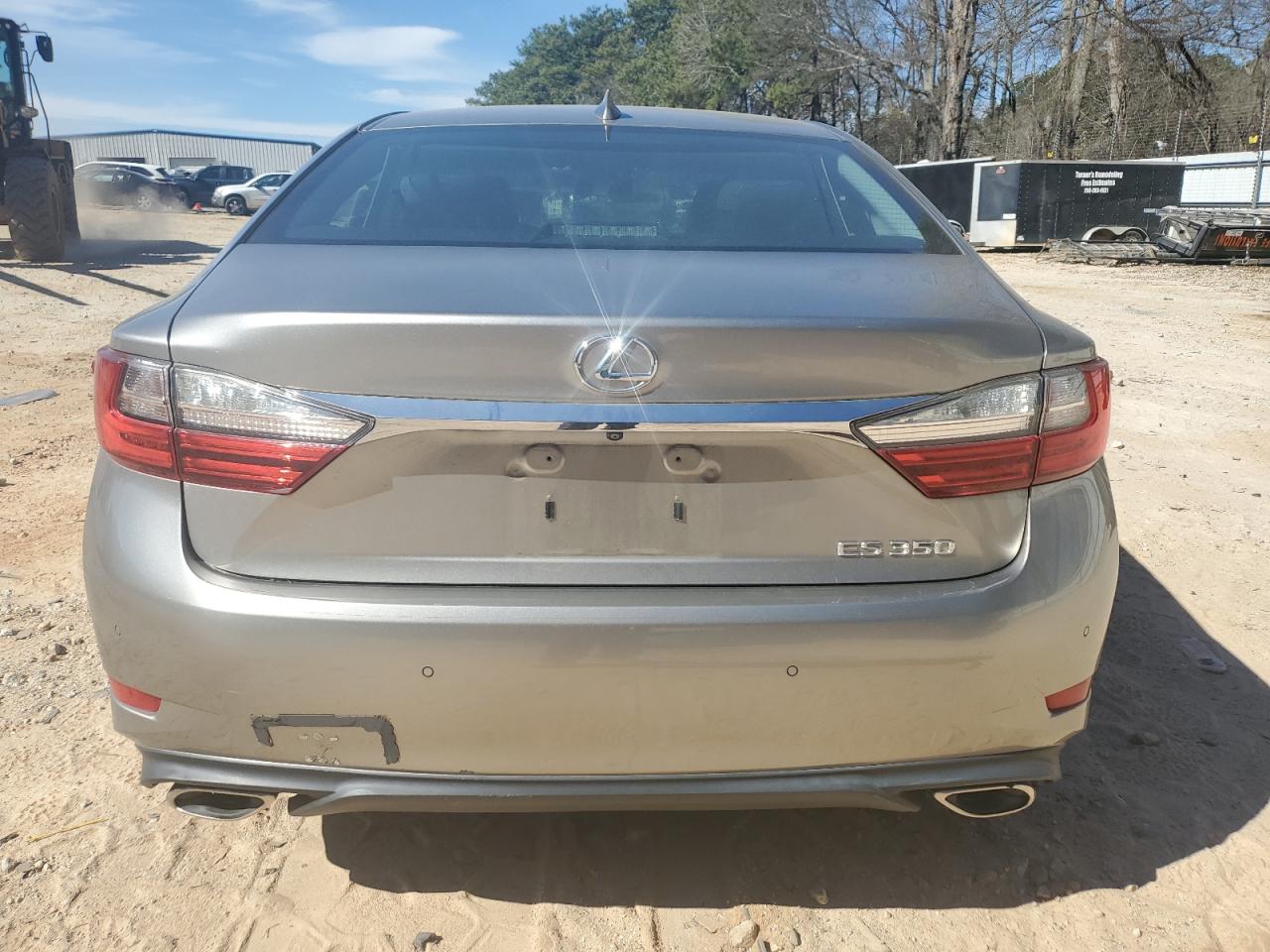 2016 Lexus ES - Image 6