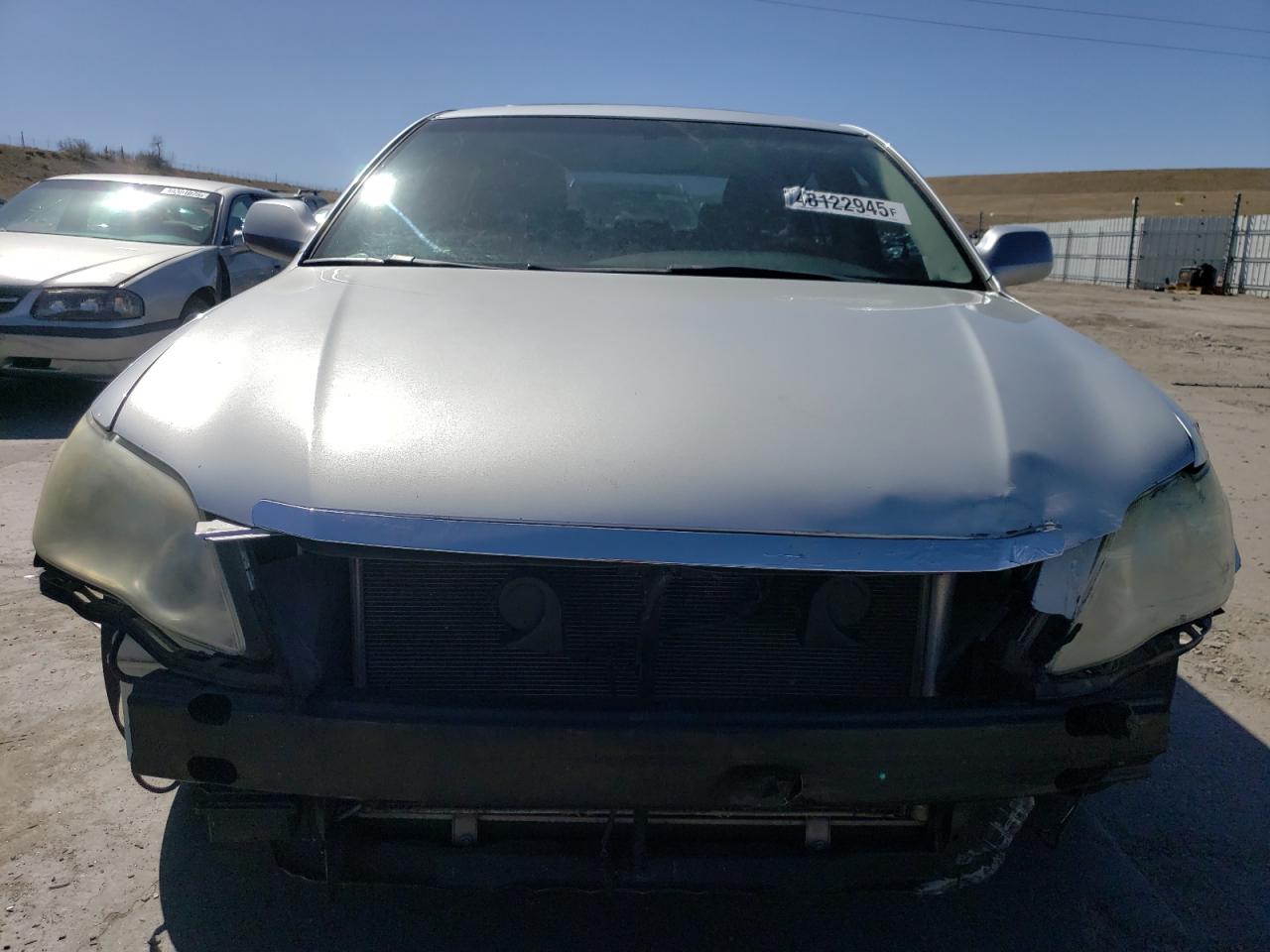 2005 Toyota Avalon - Image 5