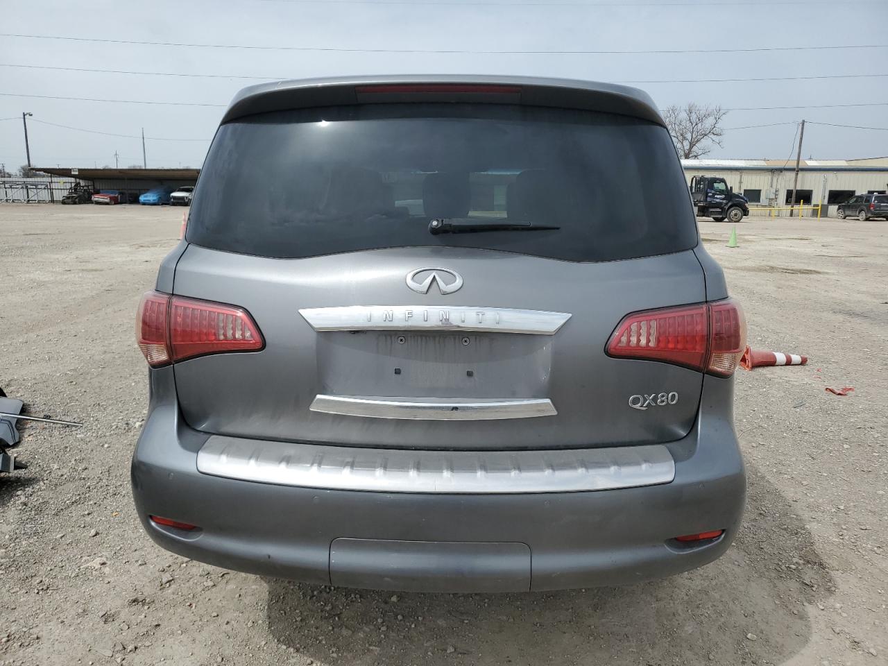 2016 Infiniti QX80 - Image 6