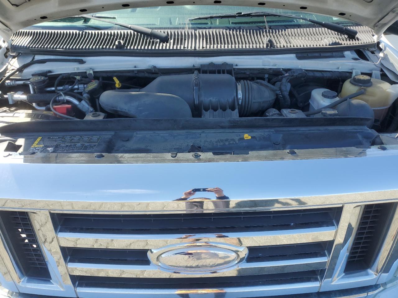 2014 Ford Econoline - Image 12