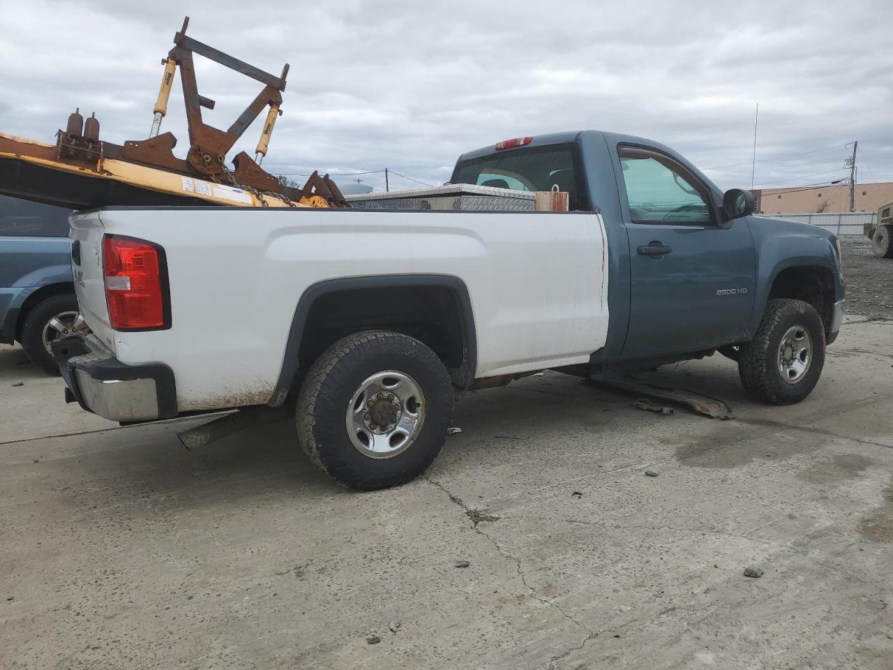 2010 GMC Sierra - Image 3
