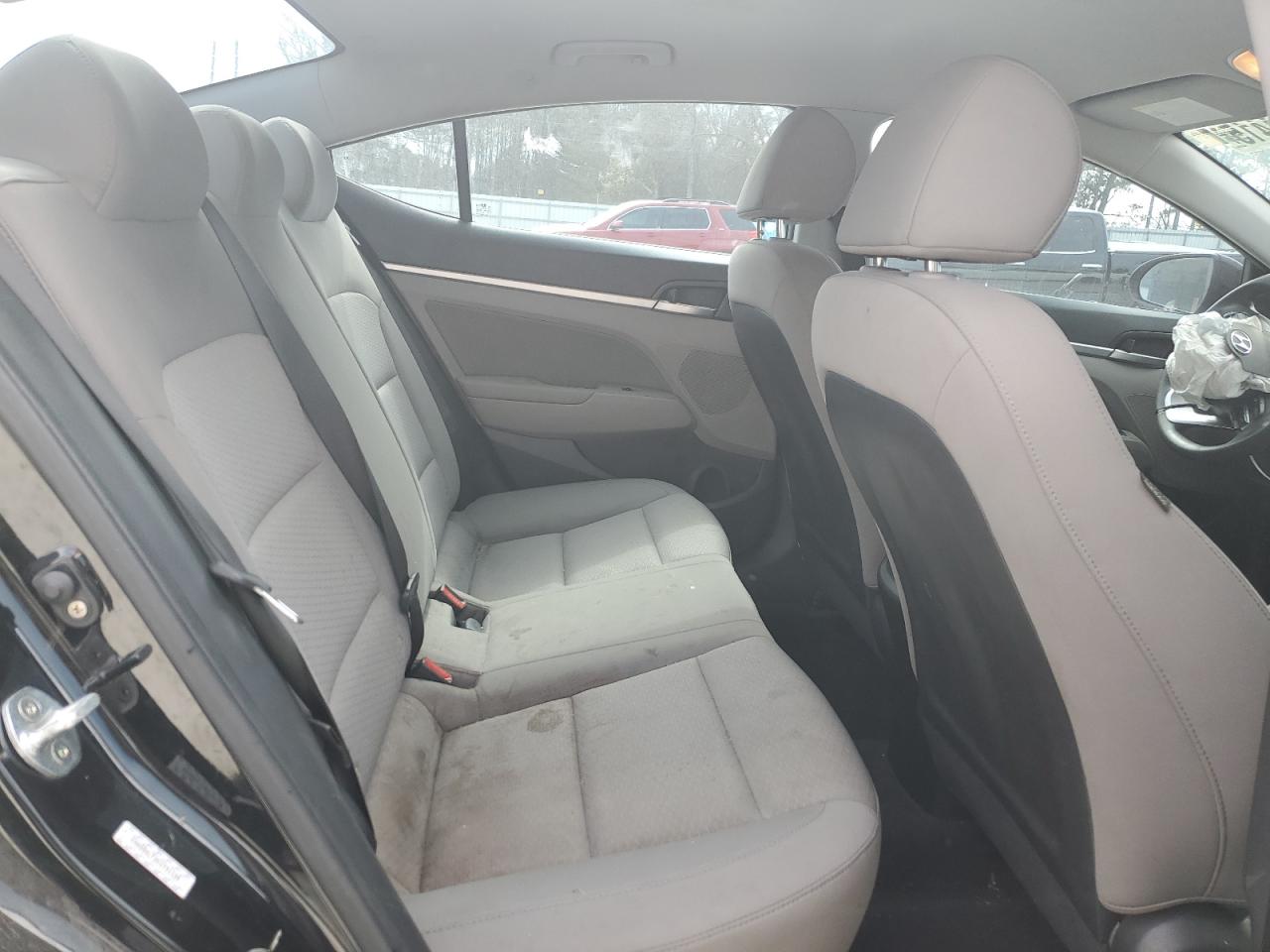 2019 Hyundai Elantra - Image 10